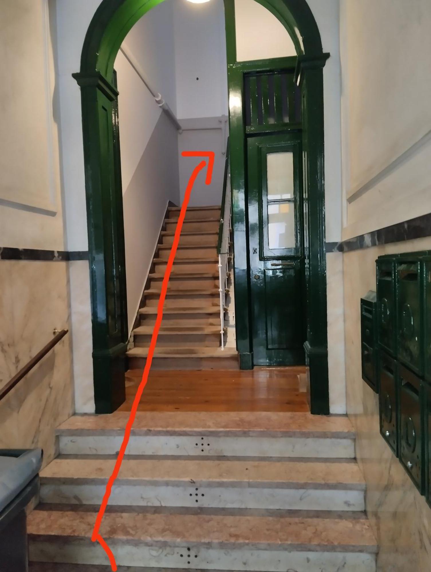 C Guest house *