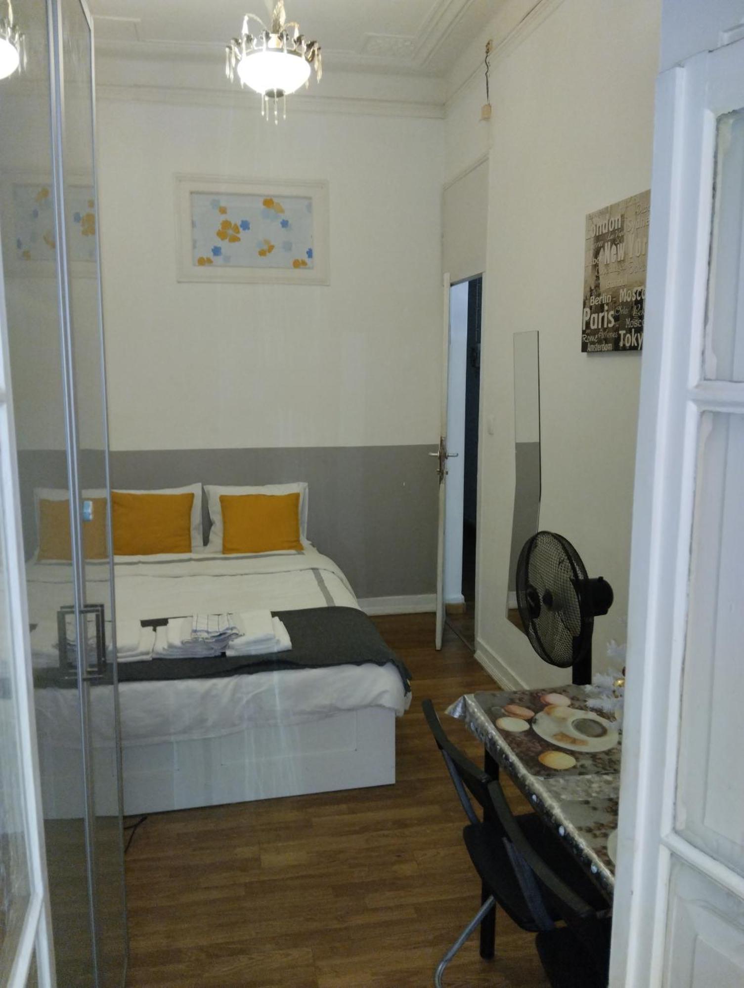 C Guest house *